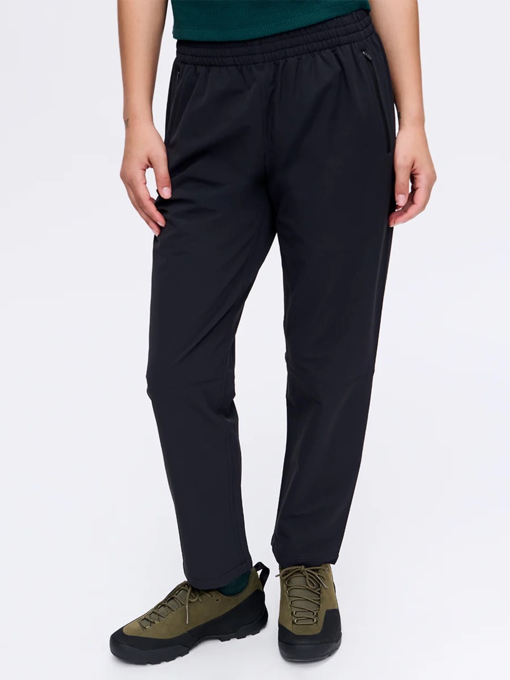 Outdoor Voices Women’s RecTrek 26” Pants — Black, Medium